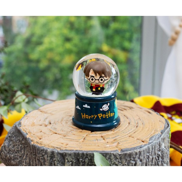 Silver Buffalo Harry Potter Chibi Mini Light up Snow Globe 2 5 Inches Tall