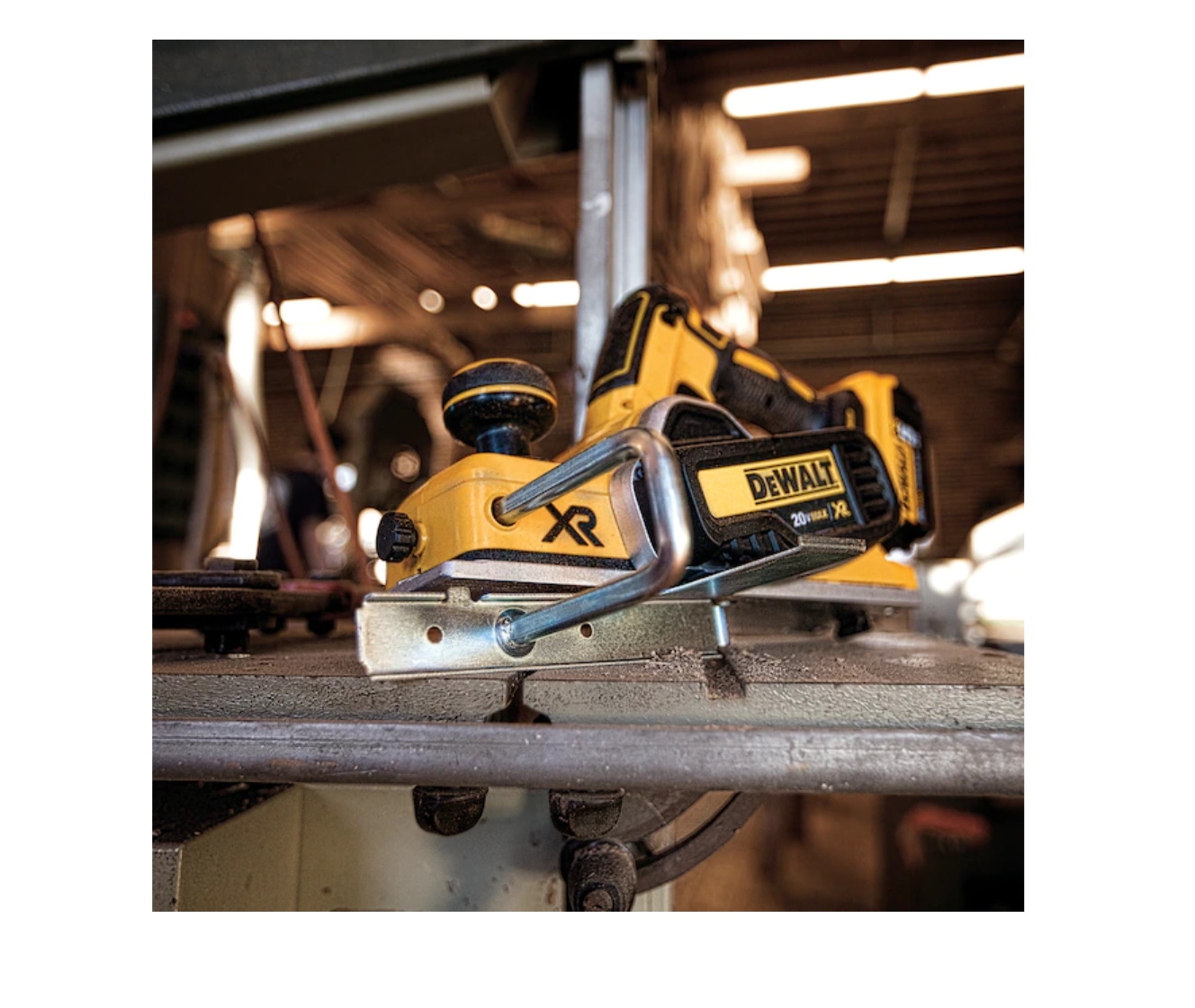 DEWALT DCP580B XR 3.25-in W 20-volt Max Handheld Planer