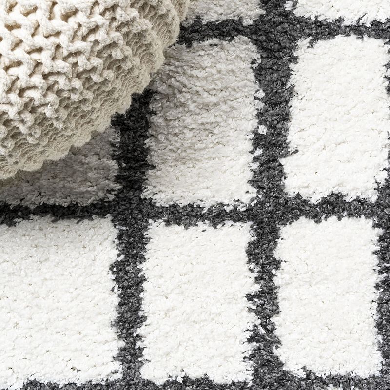 JONATHAN Y Arenal Geometric Grid Shag Rug