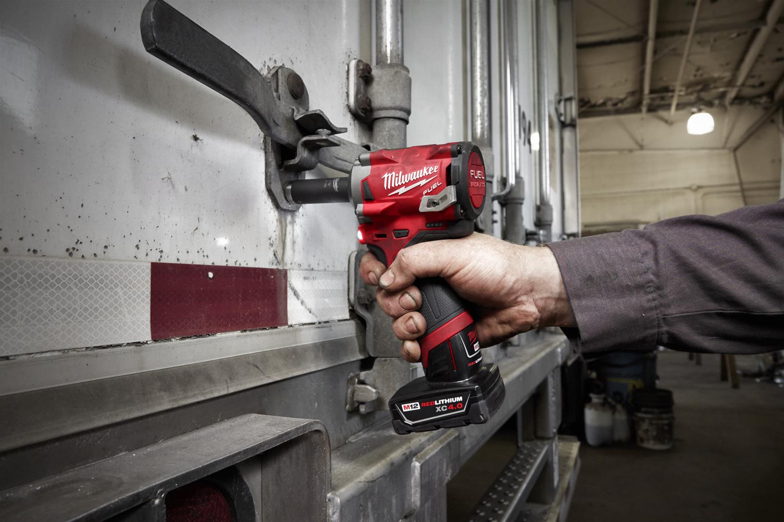 Milwaukee Tool 2555-22 Milwaukee M12 FUEL Stubby Impact Wrenches