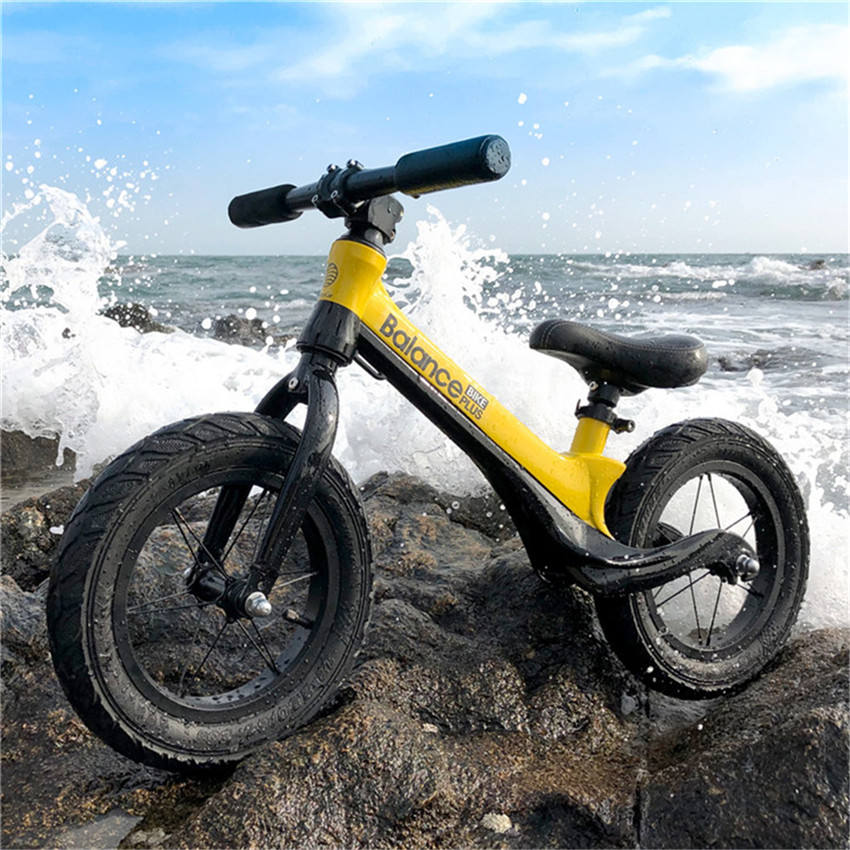 China factory direct hot sale cheap high quality infant push steel kids children balance bike with pedal