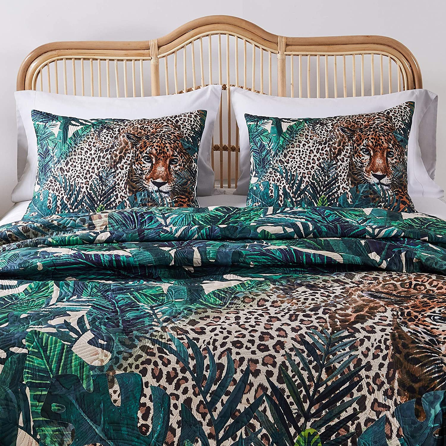 Barefoot Bungalow， Jungle Cat Sham Standard， Teal