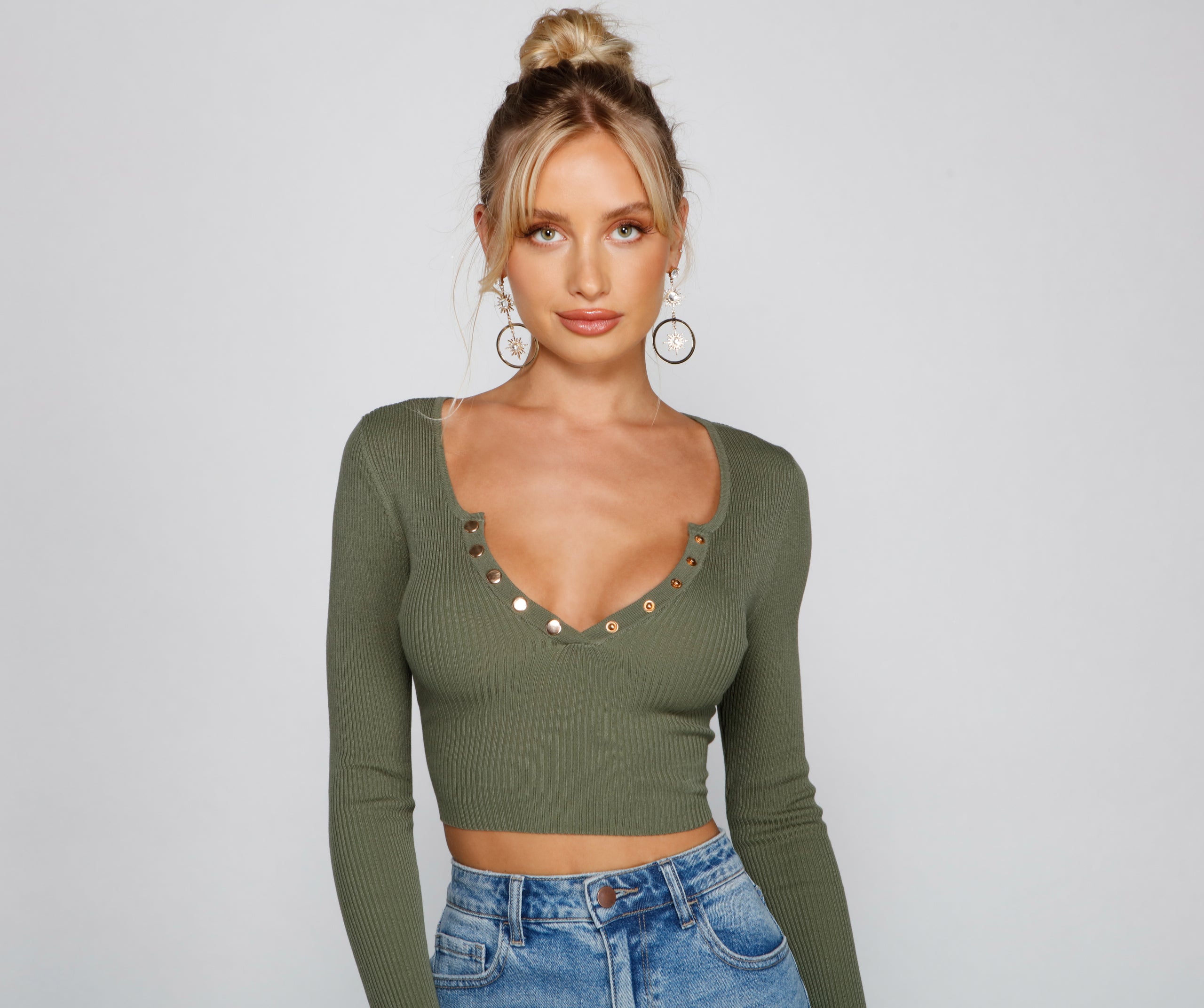 Chic Basic Button-Detail Crop Top