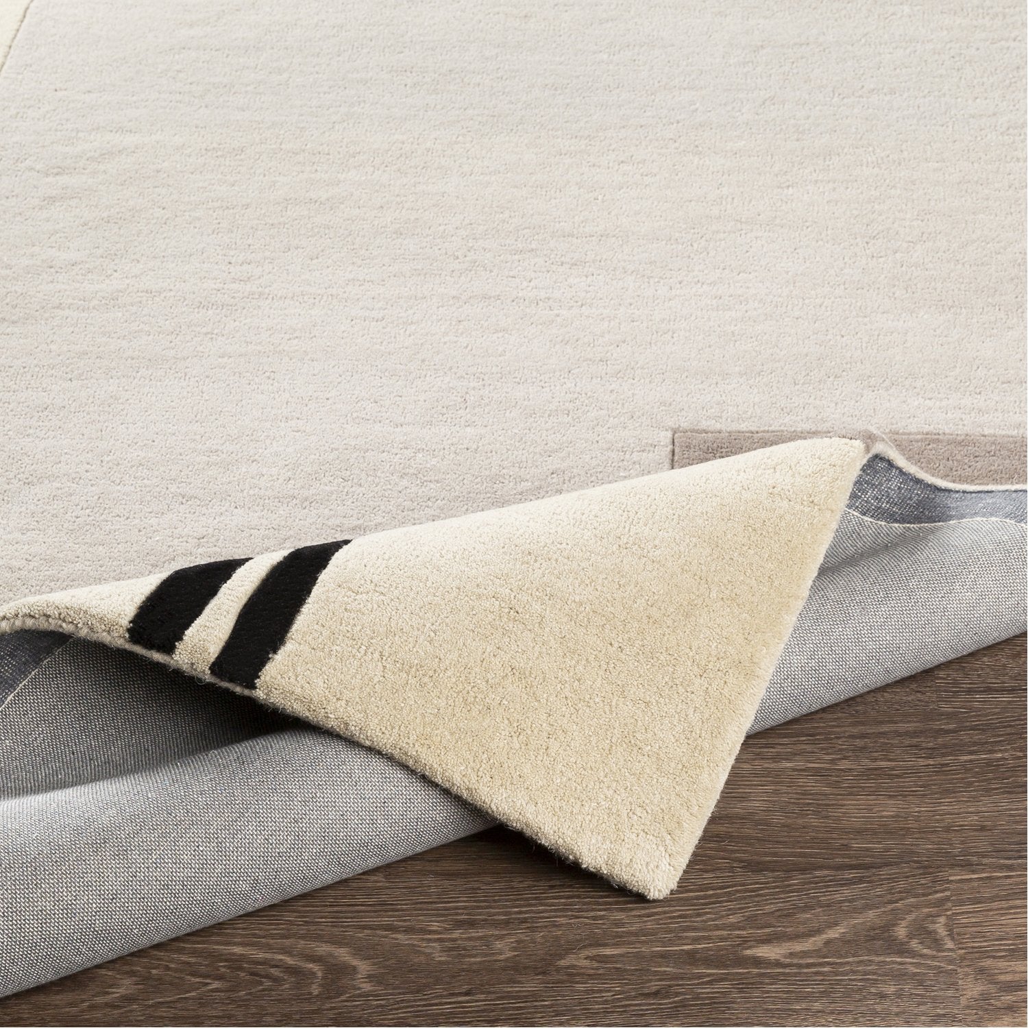 Queens Hand Tufted Rug in Cream, Light Gray