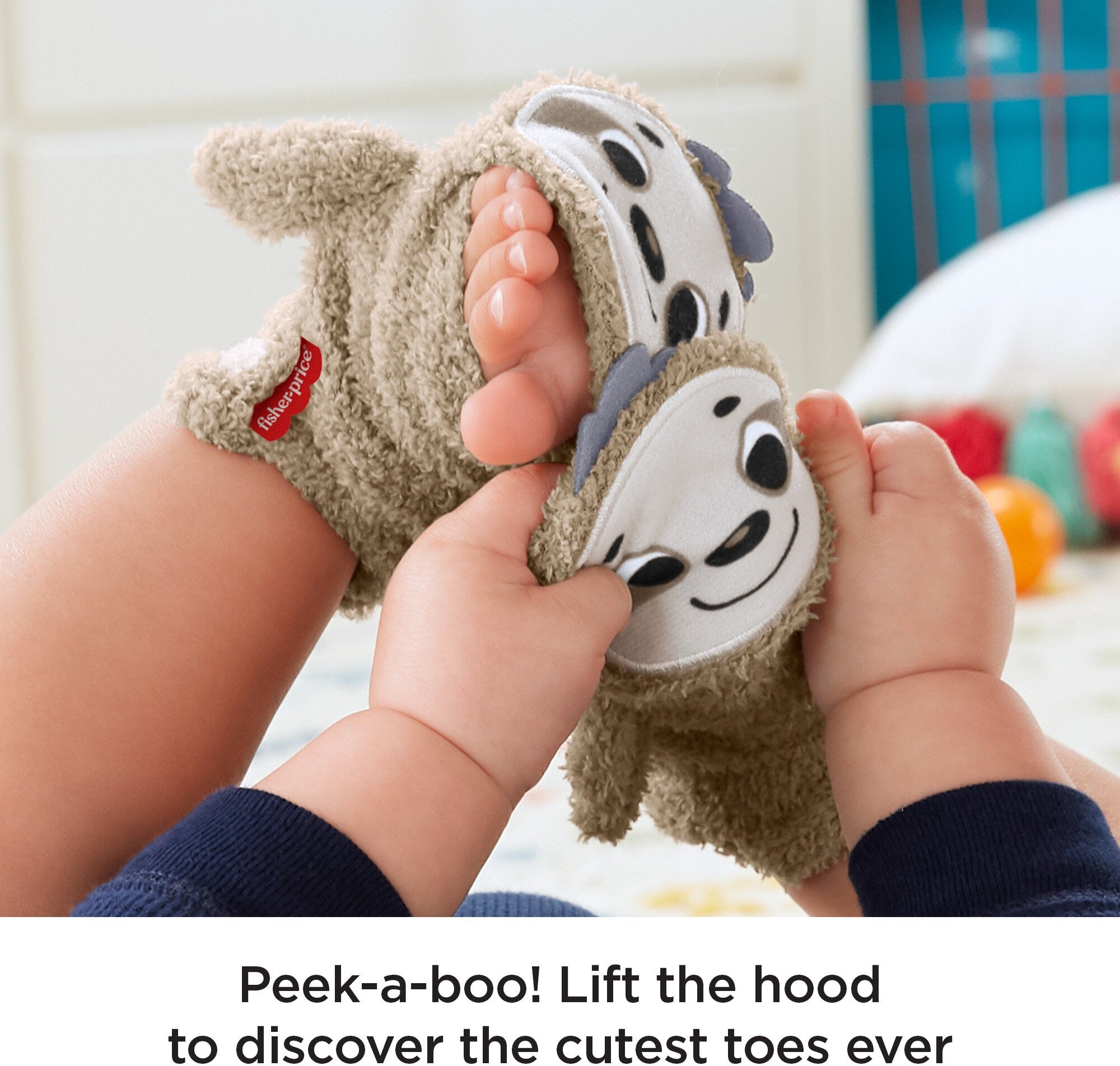 Fisher-Price Sloth Activity Socks， Pair Of Wearable Baby Toys