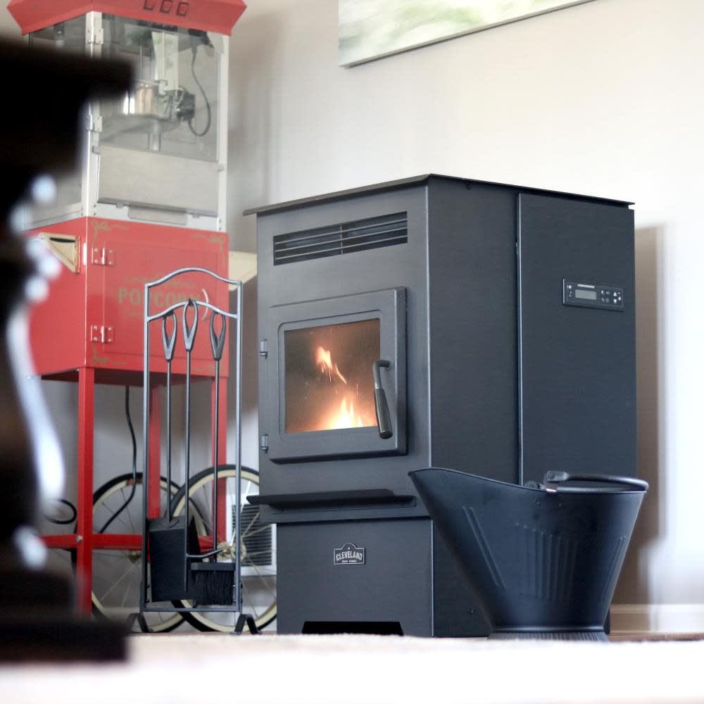 No.200 Medium EPA Approved High-Efficiency Pellet Stove with Smart Home Technology， Heats 1200 Sq Ft Area ;