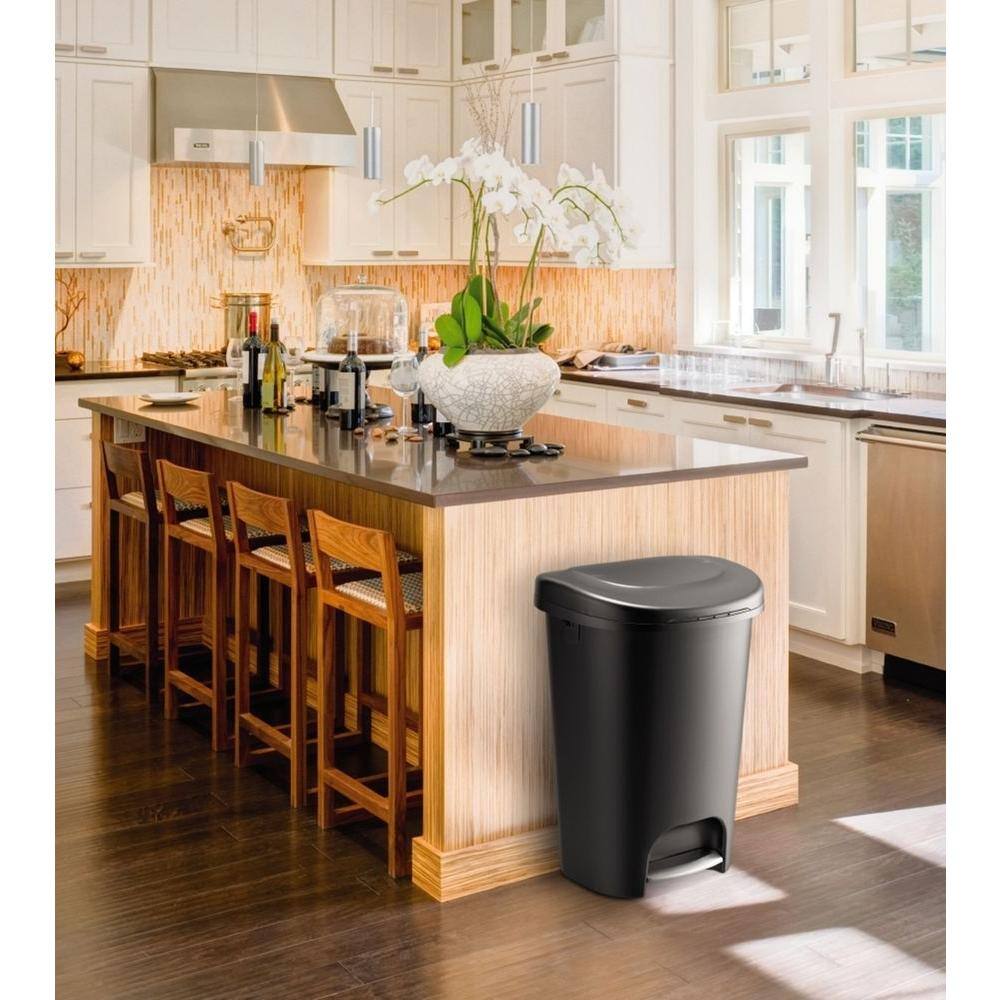 Rubbermaid 13 Gal. Black Step-On Trash Can 2007867