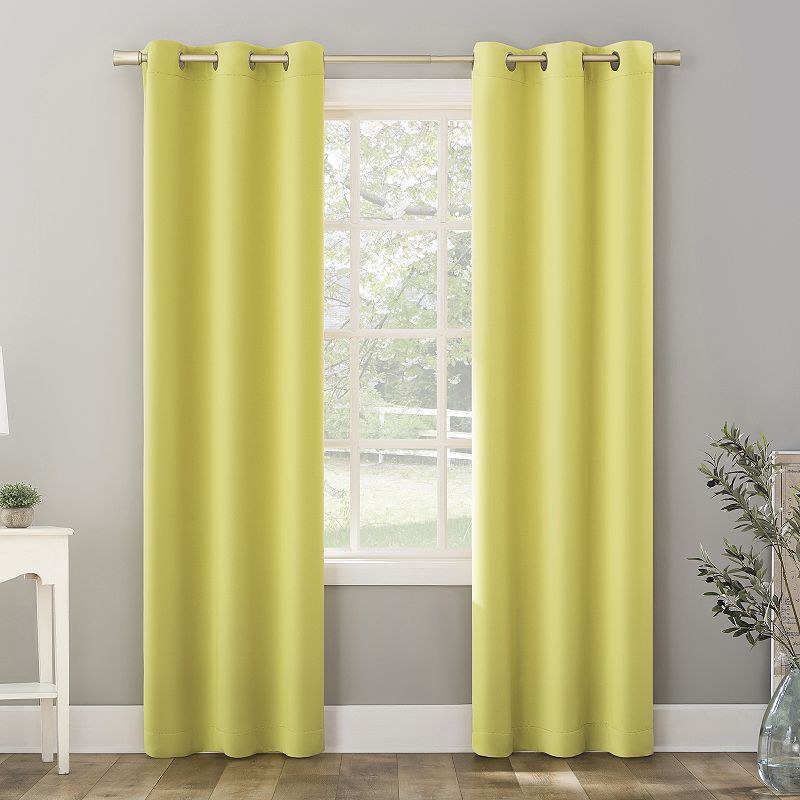 Sun Zero Blackout 1-Panel Riley Kids Curtain