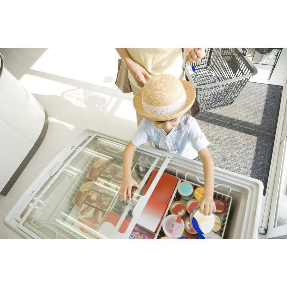 Premium LEVELLA 7.4 cu. ft ResidentialCommercial Curved Glass Top Chest Freezer in White PFR740G