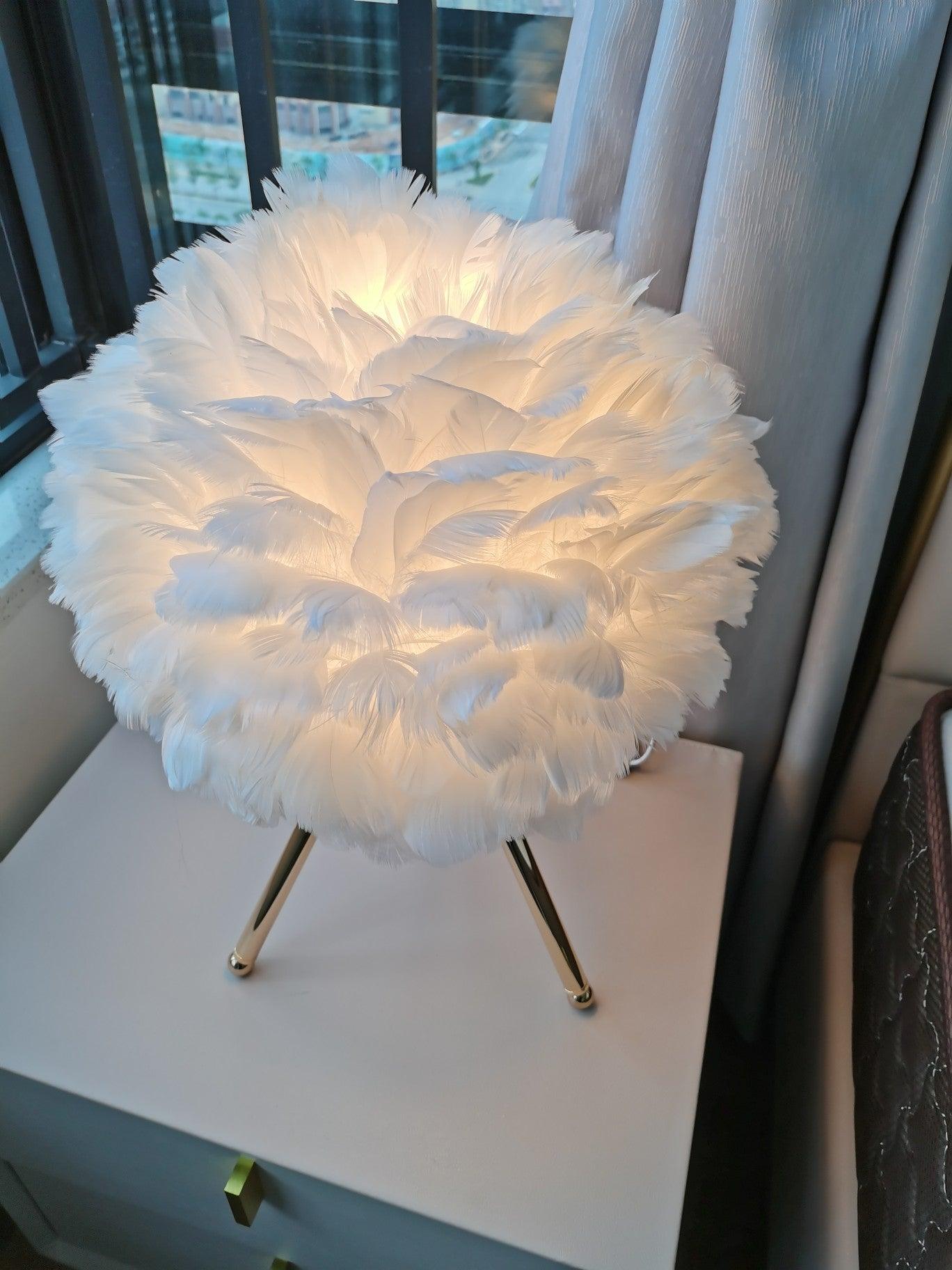 Goose Feather Table Lamp