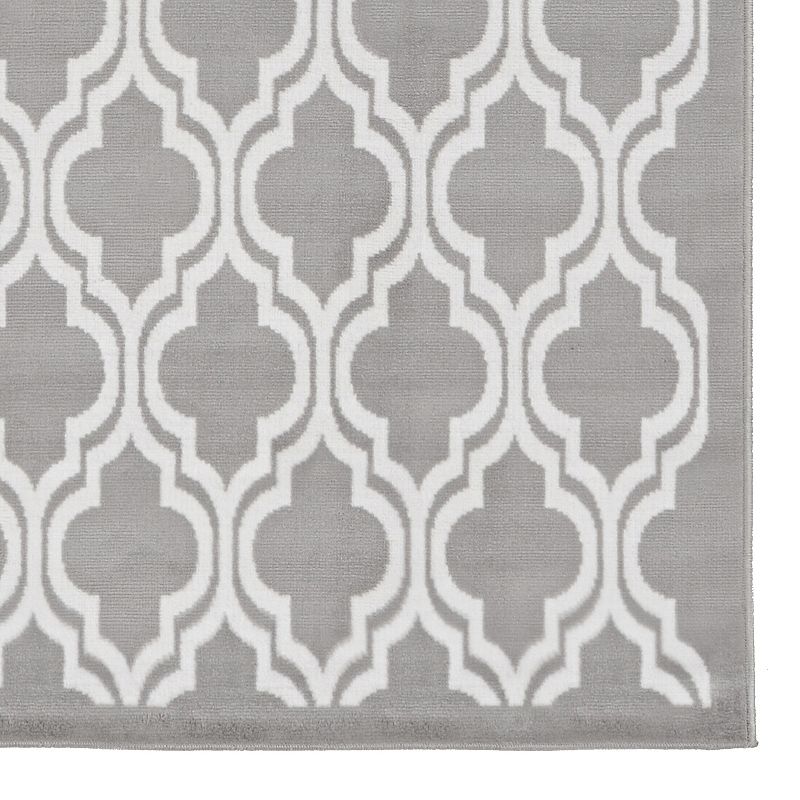 Linon Capri Quatrefoil Rug