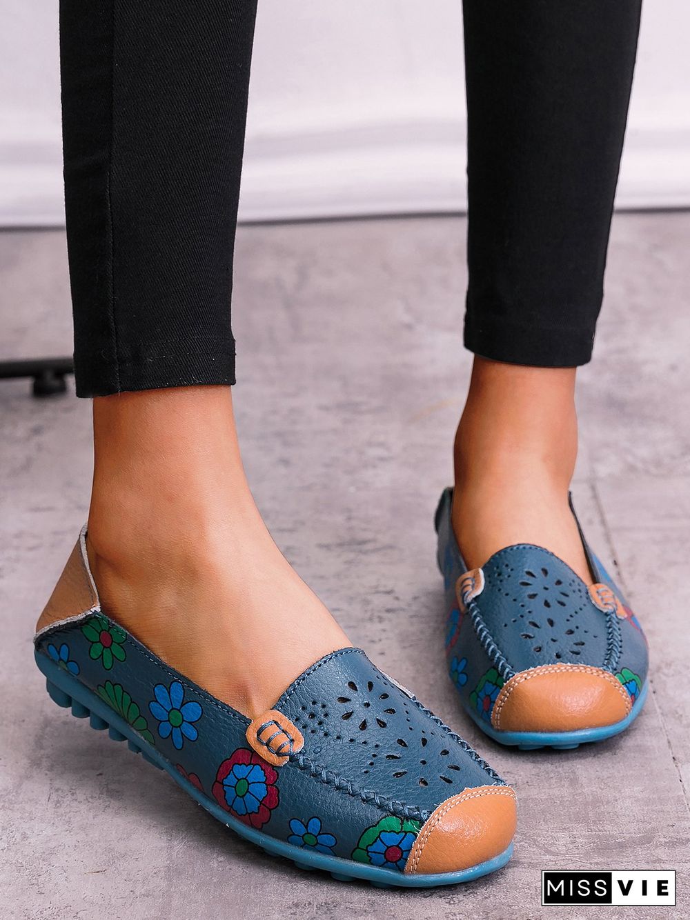 Vintage Multicolor Flower Ethnic Massage Flats