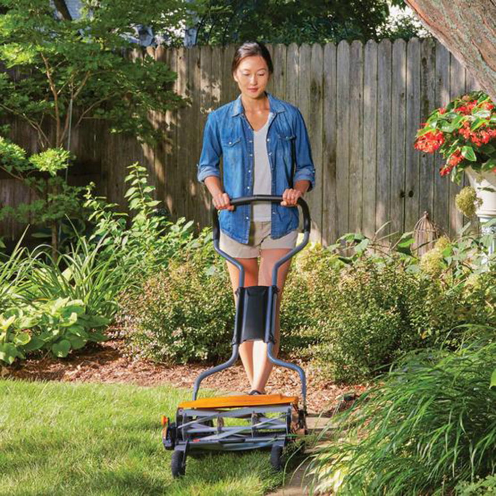 Fiskars StaySharp Max Reel Mower with InertiaDrive for 2X the Cutting Power