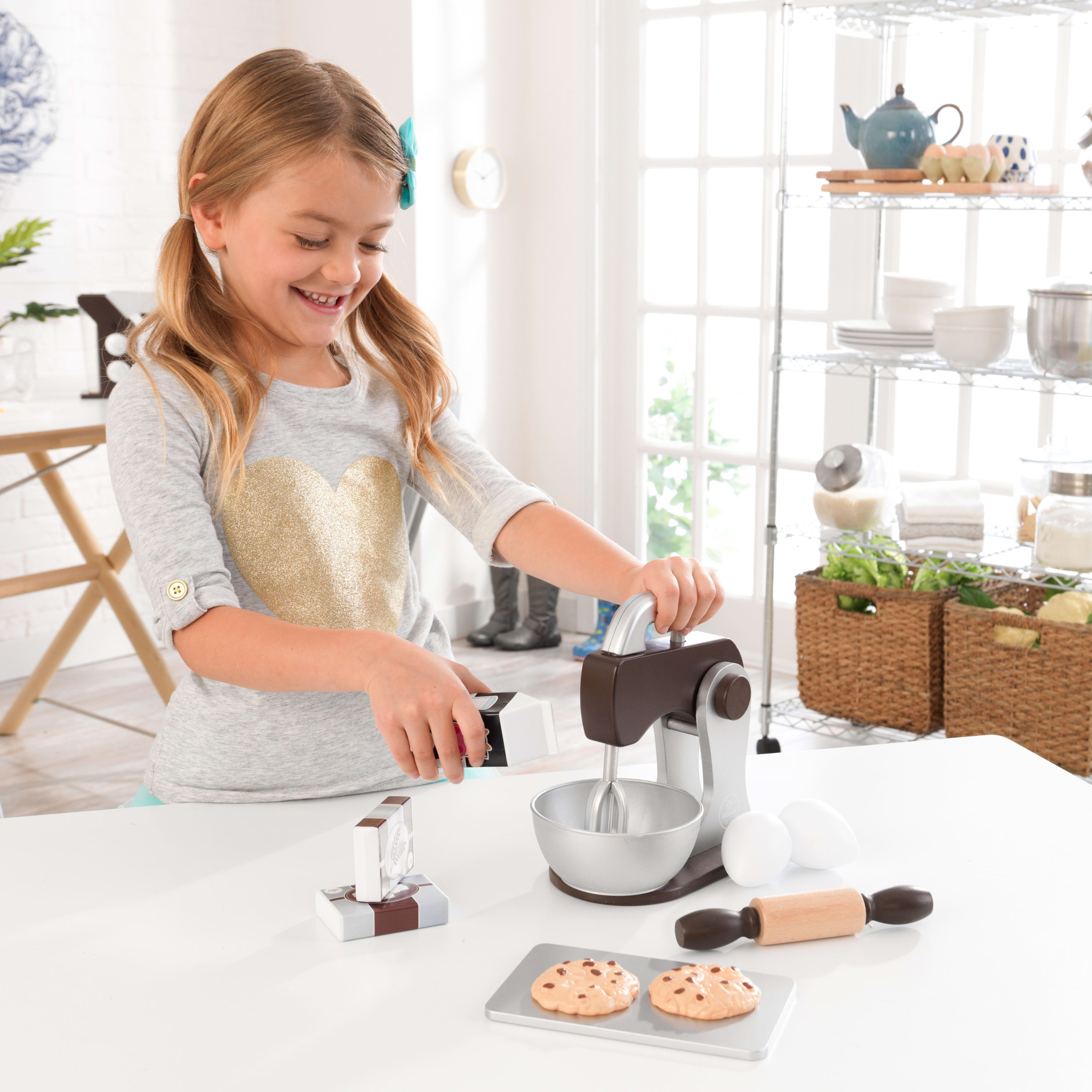 KidKraft Children's Baking Set - Espresso Role Play Toys for the Kitchen