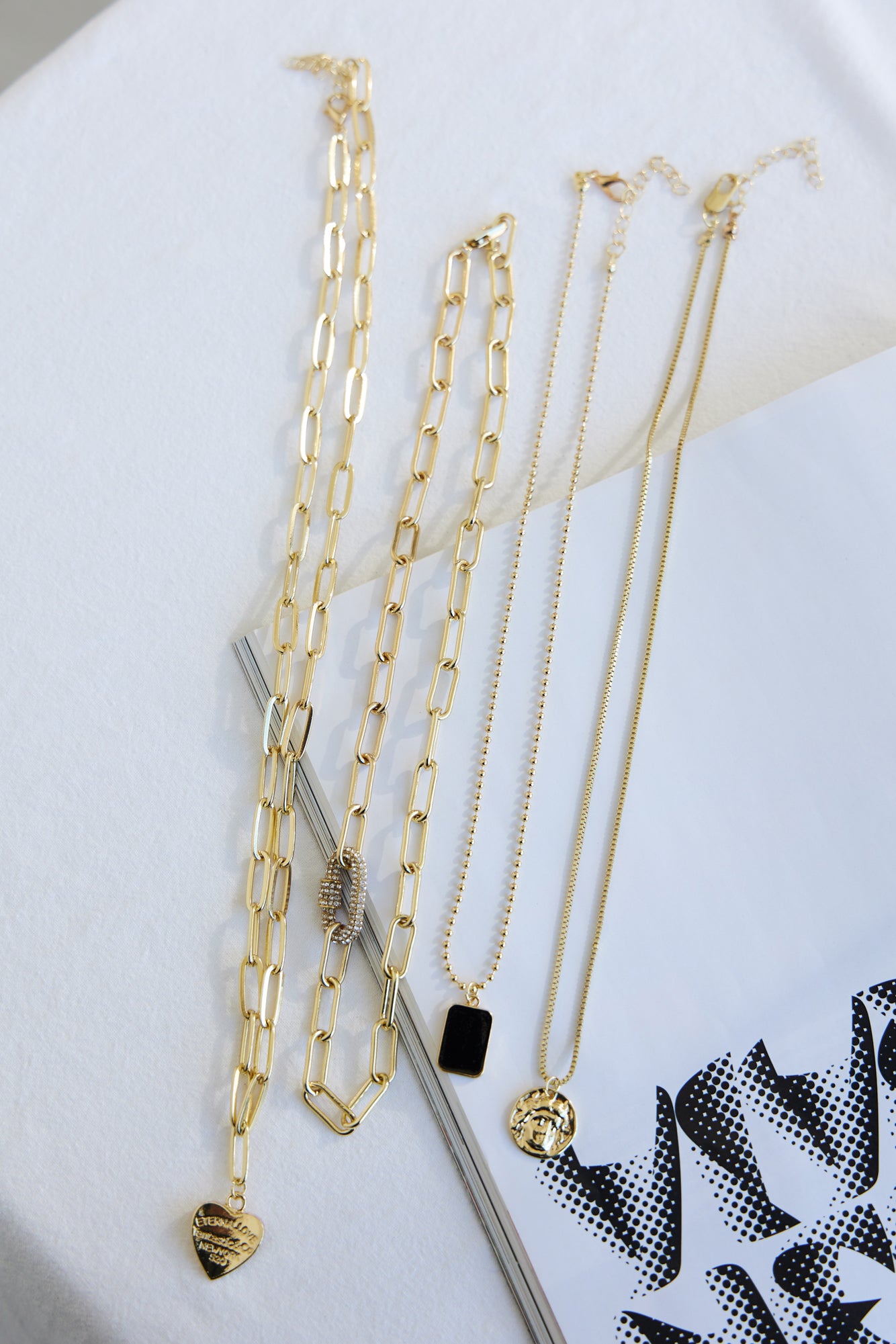 The NY Edit Necklace Gold