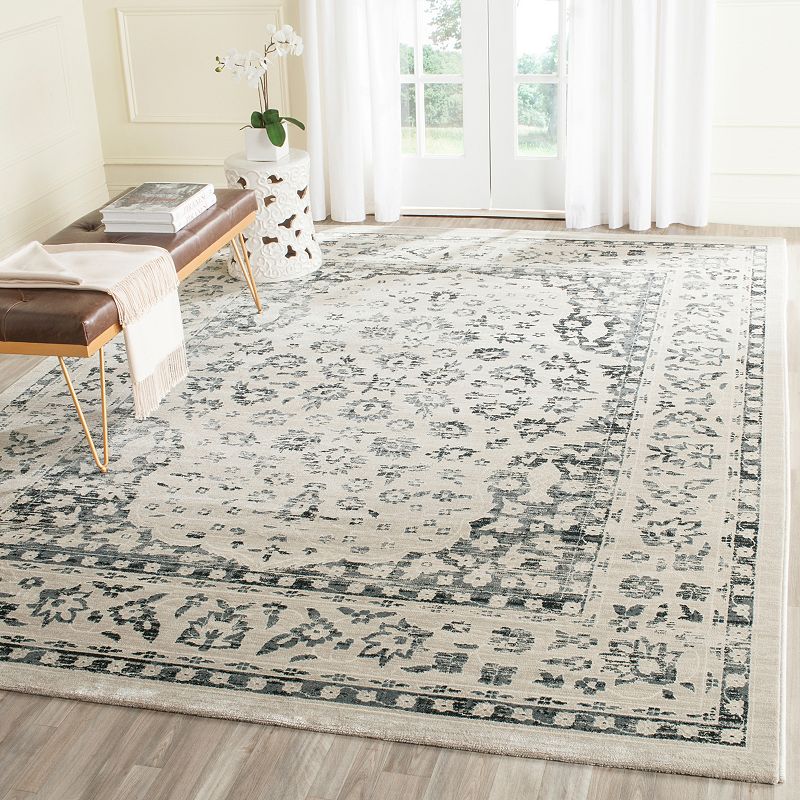 Safavieh Evoke Kyle Framed Floral Rug