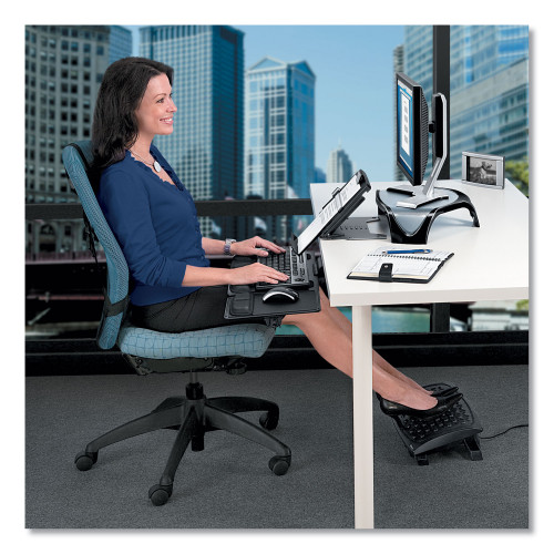 Fellowes Climate Control Footrest， 16.5w x 10d x 6.5h， Black (8030901)