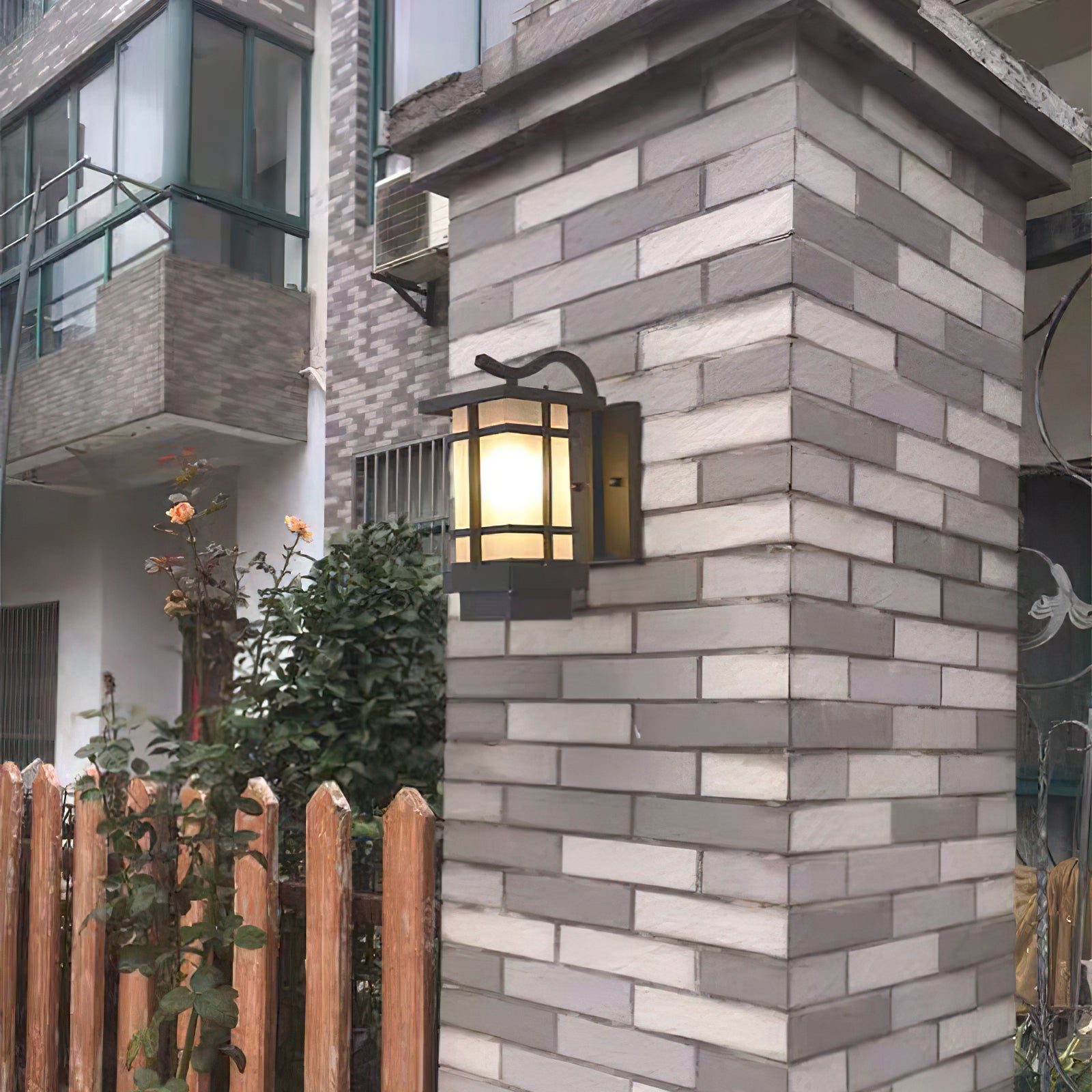 Madison Lantern Outdoor Wall Lamp