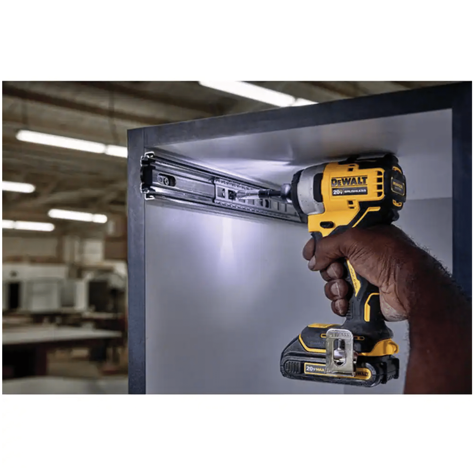 Dewalt Atomic 20-Volt MAX Cordless Brushless Compact 1/4 in. Impact Driver， (2) 20-Volt 1.3Ah Batteries， Charger and Bag (DCF809C2)