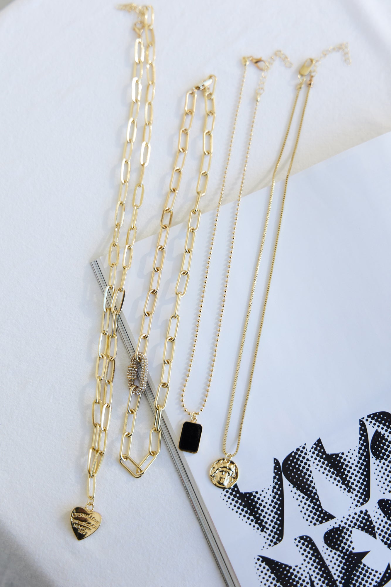 The NY Edit Necklace Gold