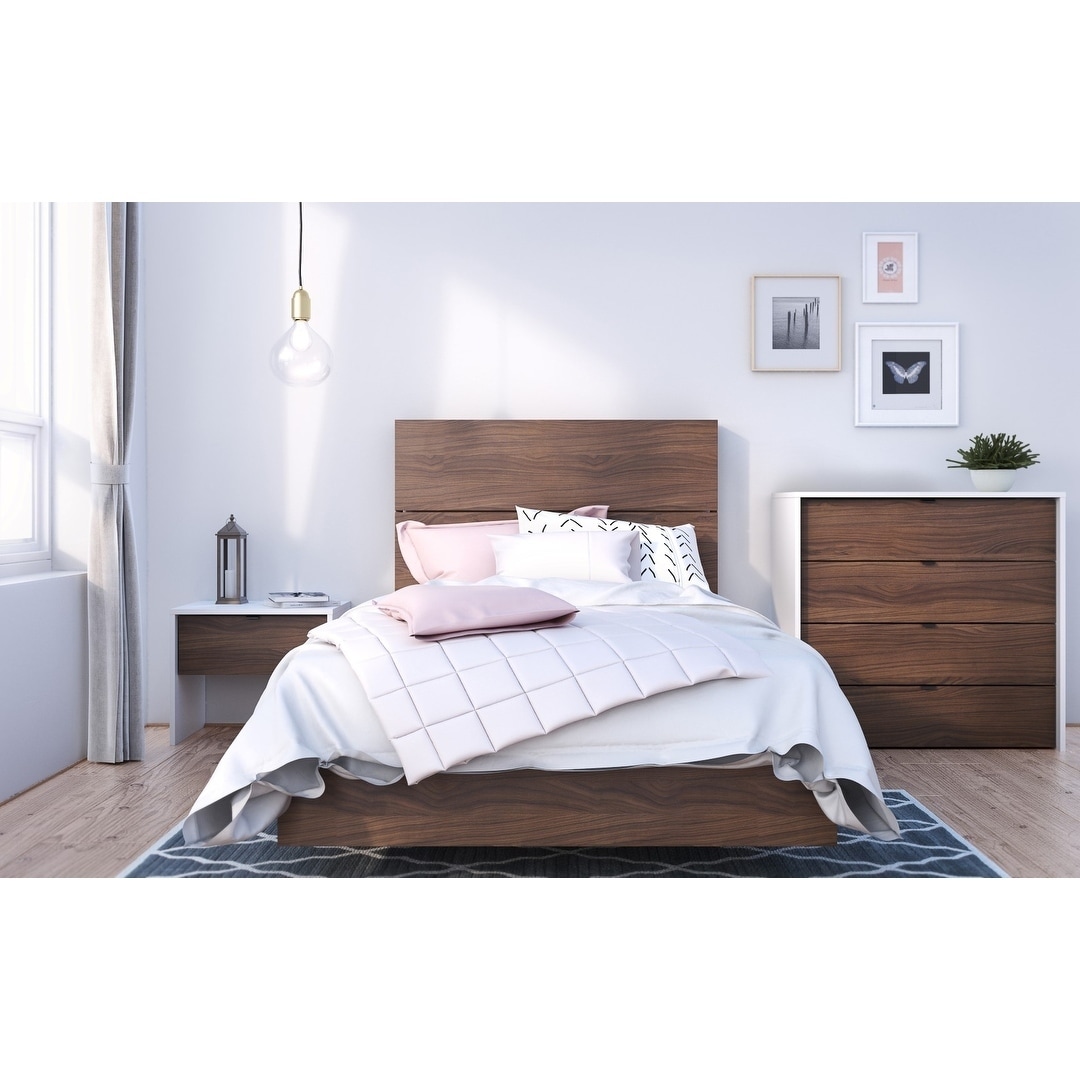 Nexera Identi-T 4 Piece Bedroom Set， White and Walnut - - 25685159