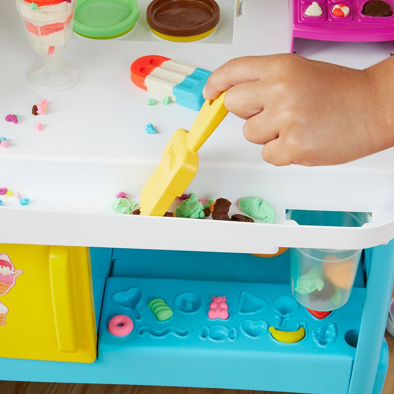 Play-Doh Kitchen Creations Ultimate Ice Cream Truck Playset