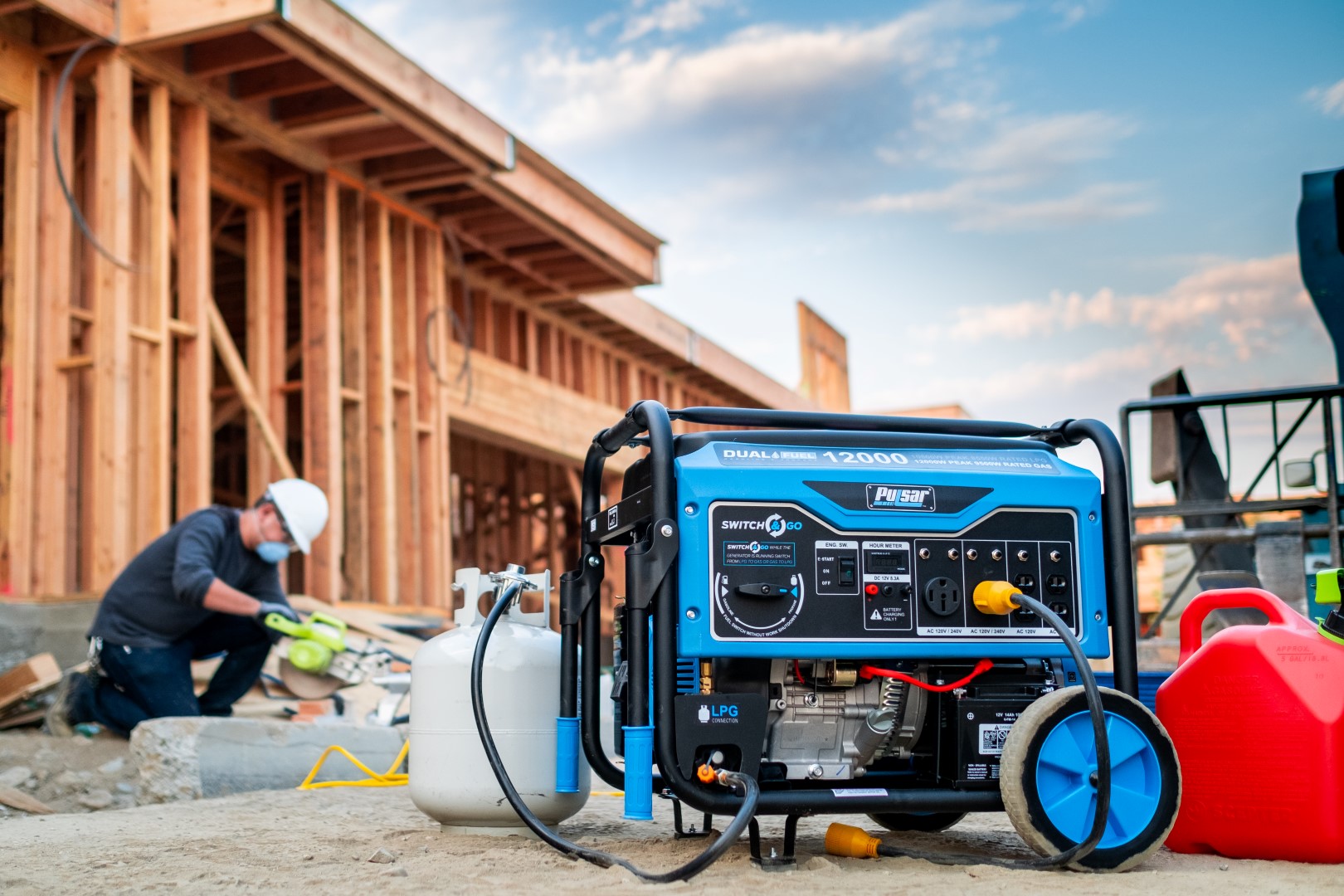 Pulsar 12，000W Dual Fuel Portable Generator with Electric Start �C CARB Compliant