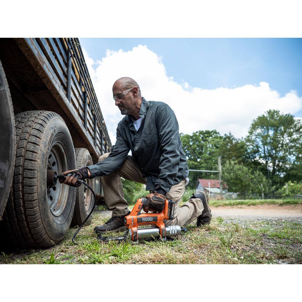 RIDGID 18V Cordless Grease Gun Kit with 4.0 Ah MAX Output Battery and Charger R860445B-AC9540