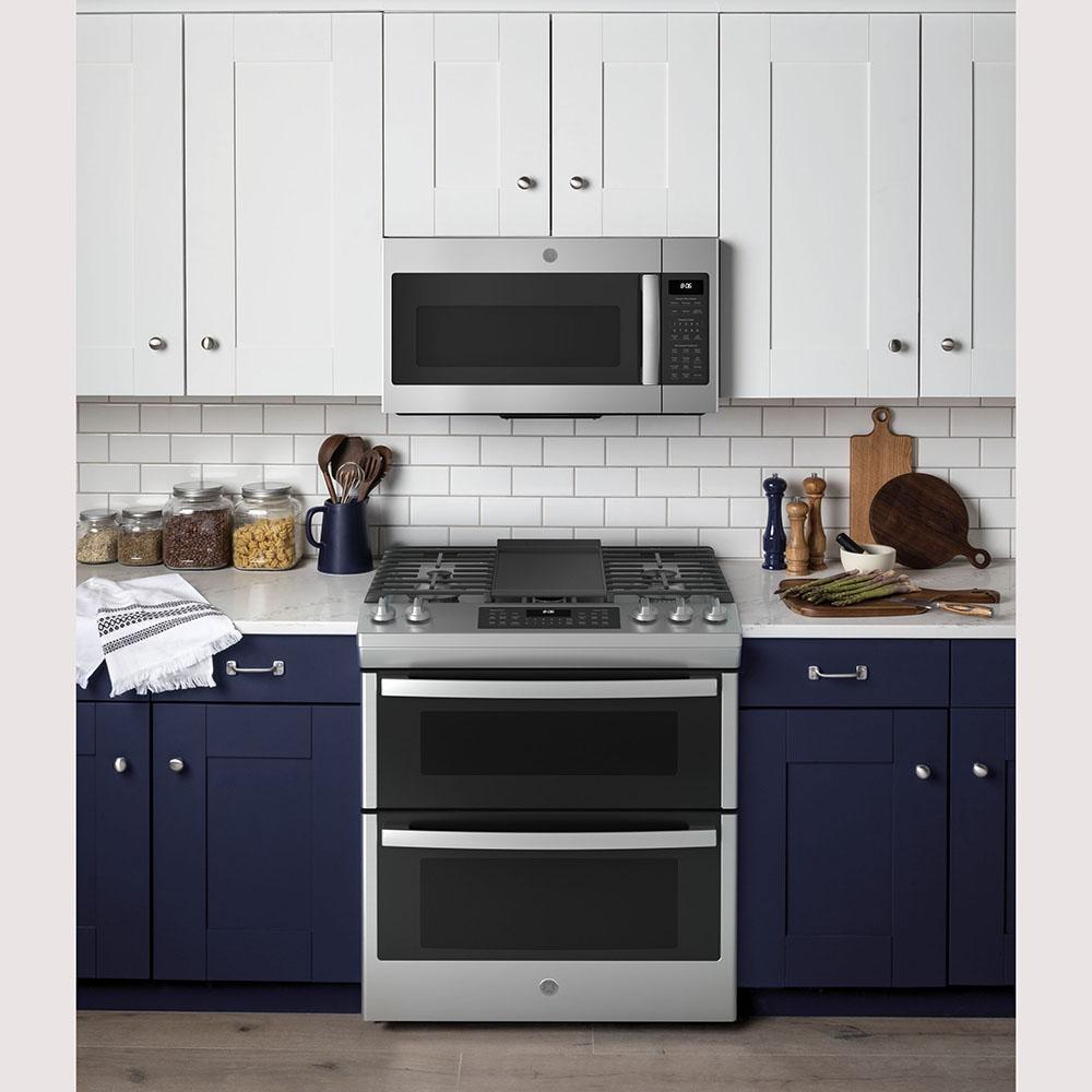 GE 30-inch Slide-in Gas Range with True European Convection Technology JCGSS86SPSS