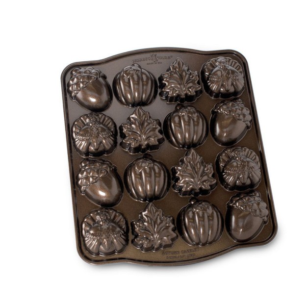 Nordic Ware Seasonal Collection Autumn Cakelet Pan Brown