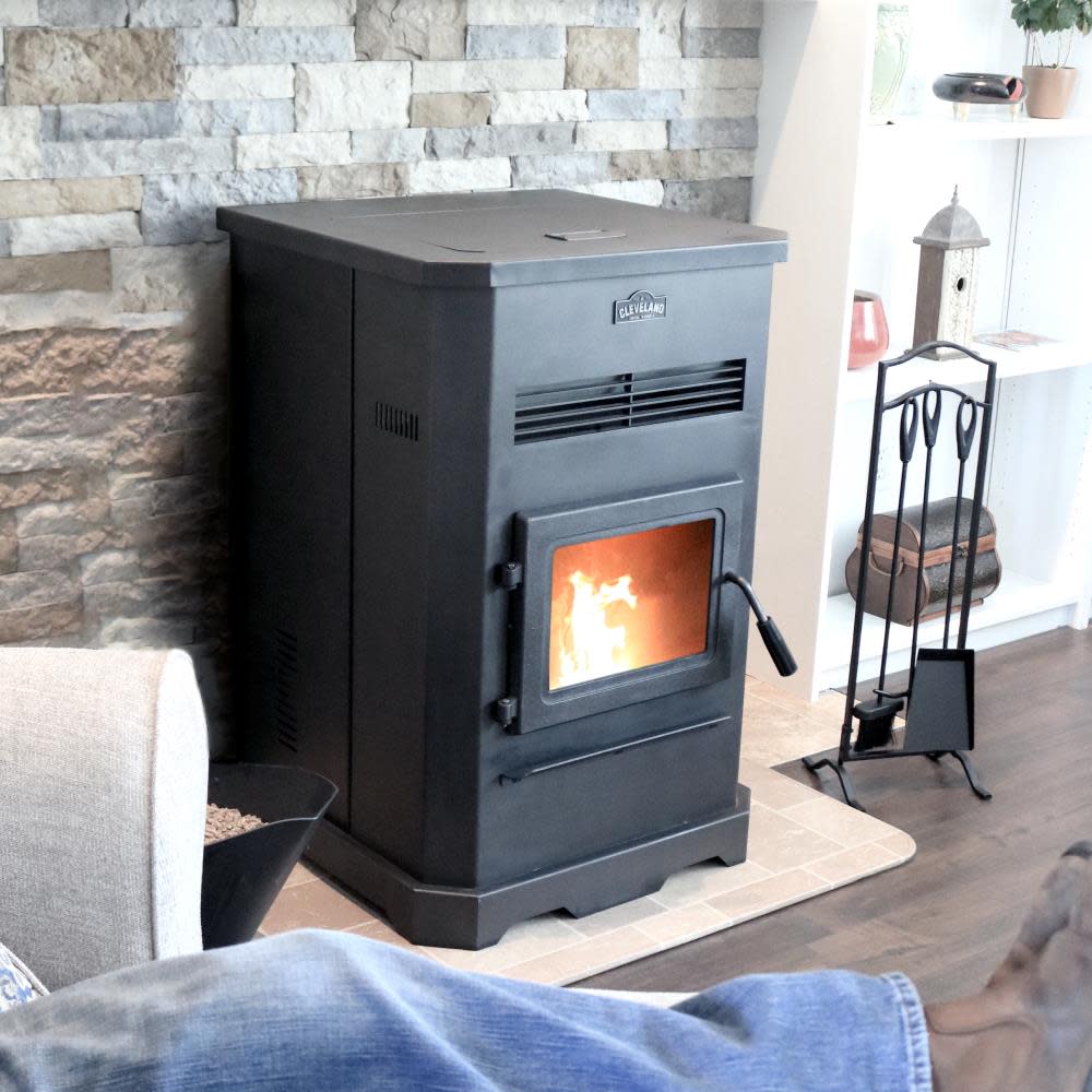 No.205 Large EPA Approved High-Efficiency Pellet Stove with Smart Home Technology， Heats 2500 Sq Ft Area ;