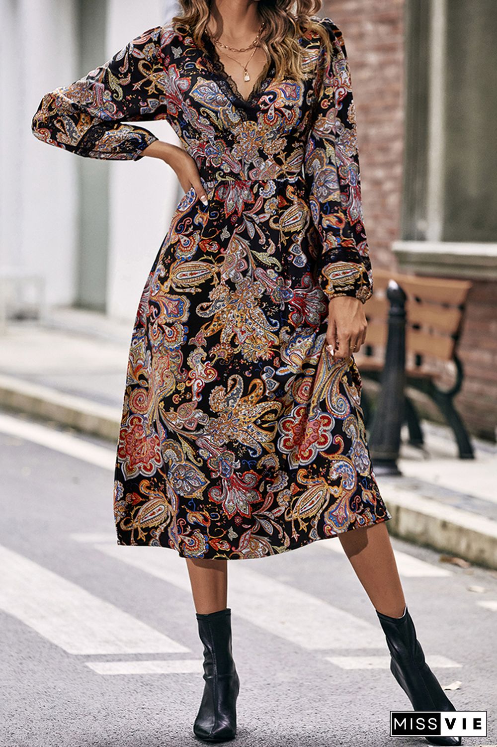 V Neck Lace Paisley Print Dress