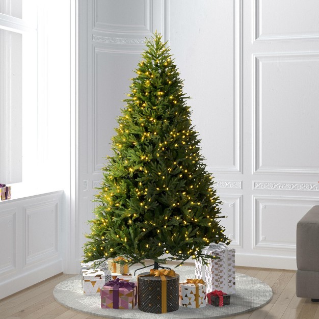 Vickerman  Fraser Fir Artificial Christmas Tree