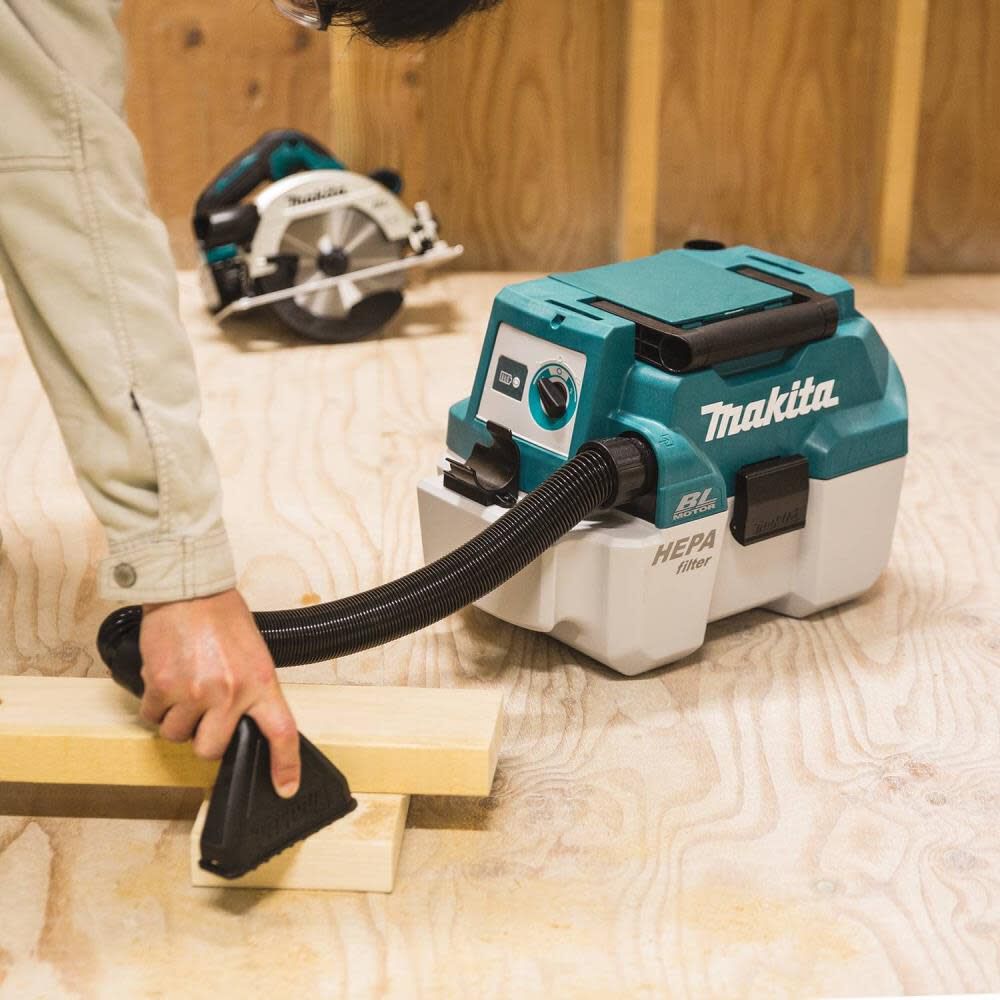 Makita 18V LXT 2 Gallon HEPA Portable Wet/Dry Dust Extractor/Vacuum Kit XCV11T from Makita