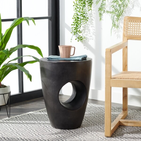 SAFAVIEH Aishi Indoor/ Outdoor Modern Black Concrete Round Accent Table