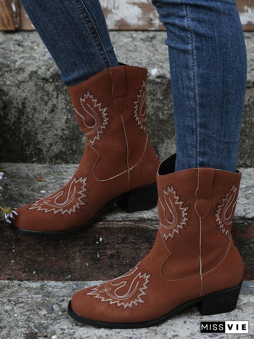 Retro Embroidered Ethnic Style Chunky Heel Casual Cowboy Boots