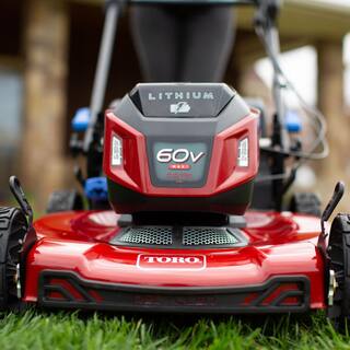 Toro Recycler 22 in. 60V Max* Personal Pace Auto-Drive Rear Wheel Drive Walk Behind Mower - 6.0 Ah BatteryCharger Included 21467