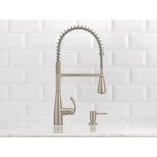 MOEN Essie Single-Handle Pre-Rinse Spring Pulldown Sprayer Kitchen Faucet with Power Clean in Spot Resist Stainless 87814SRS