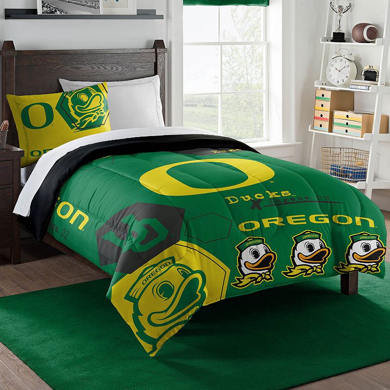 The Northwest Oregon Ducks Twin Comforter Set with Sham