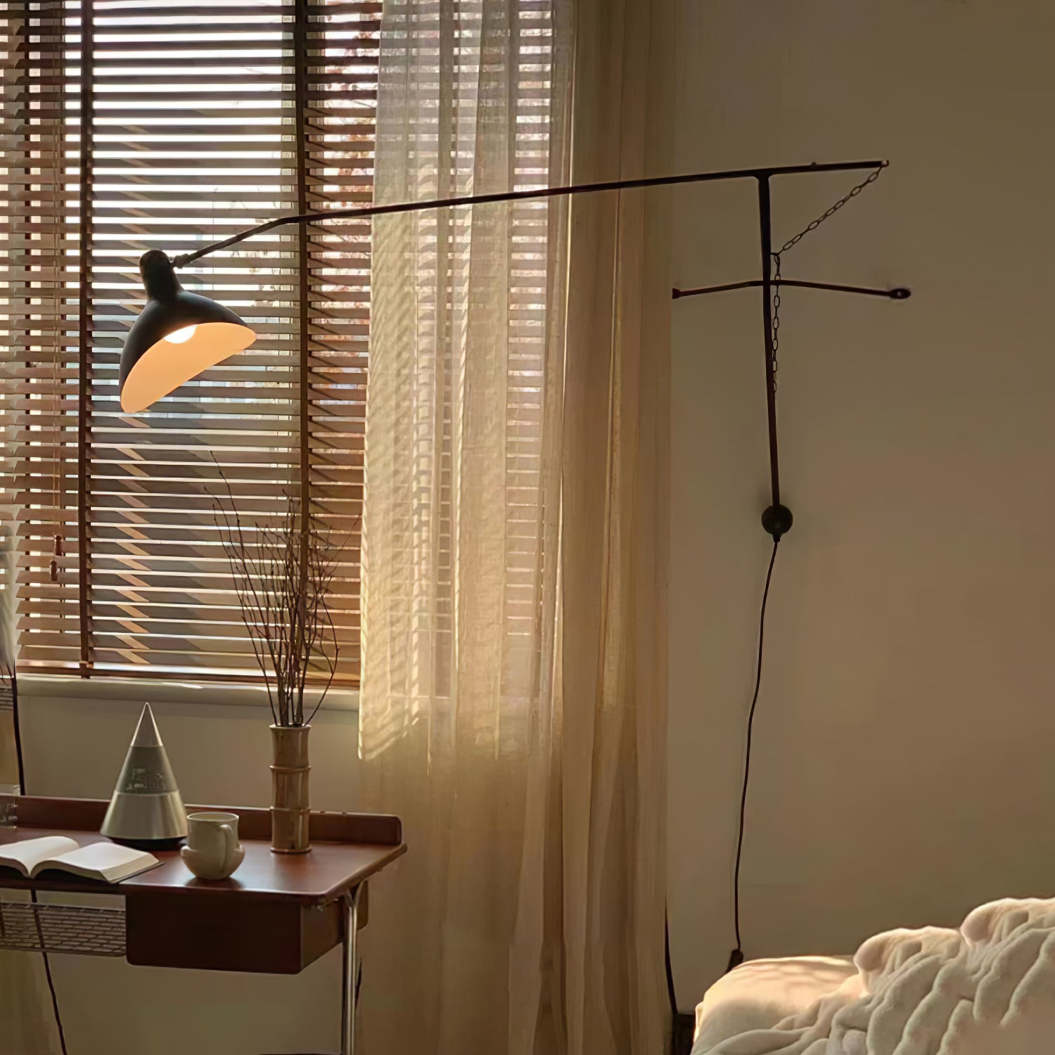 Mantis Arm Wall Lamp