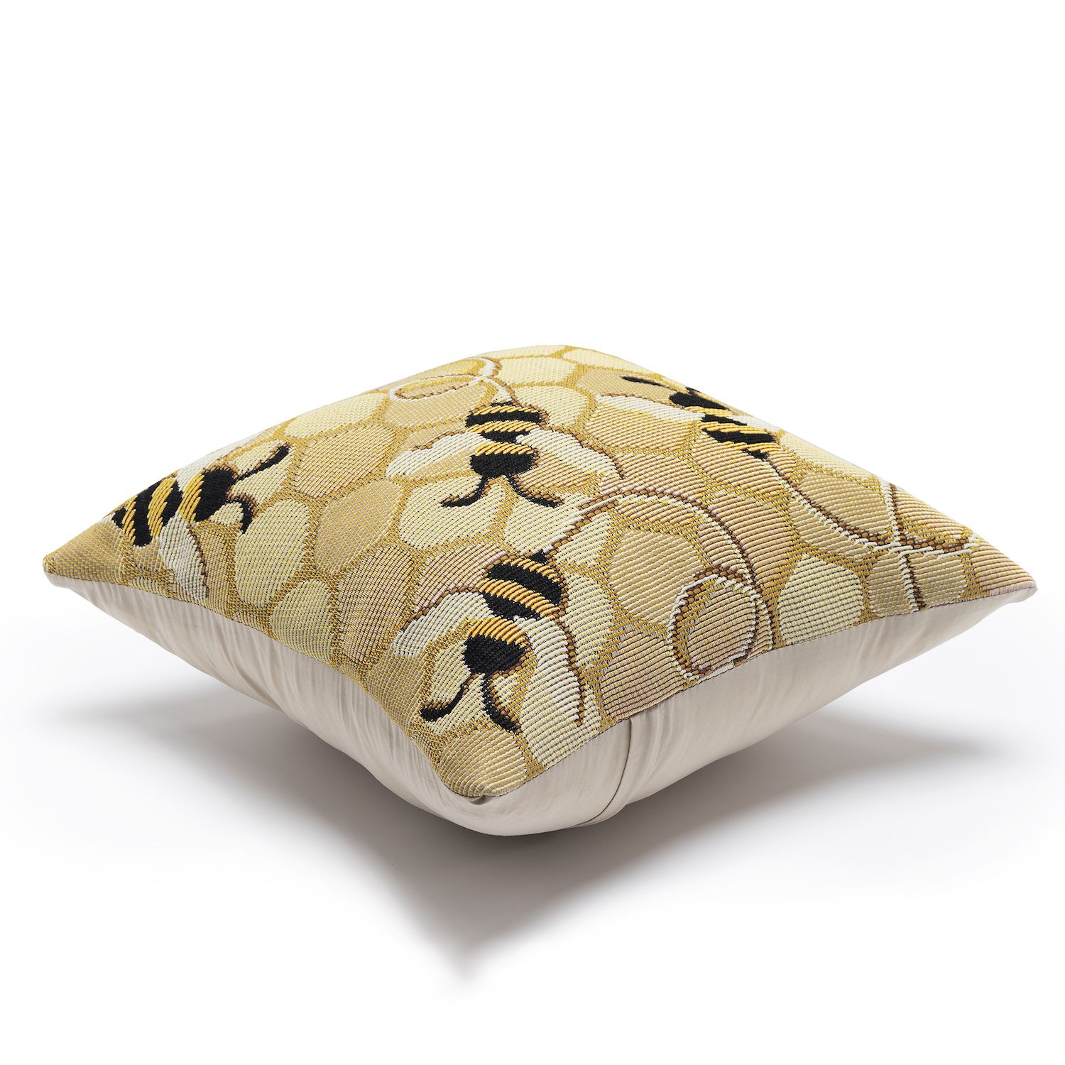 Liora Manne Marina Bee Free Indoor/Outdoor Pillow