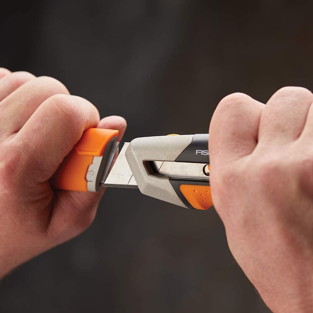 Fiskars Pro Utility Knife 25 mm Retractable Snap Off