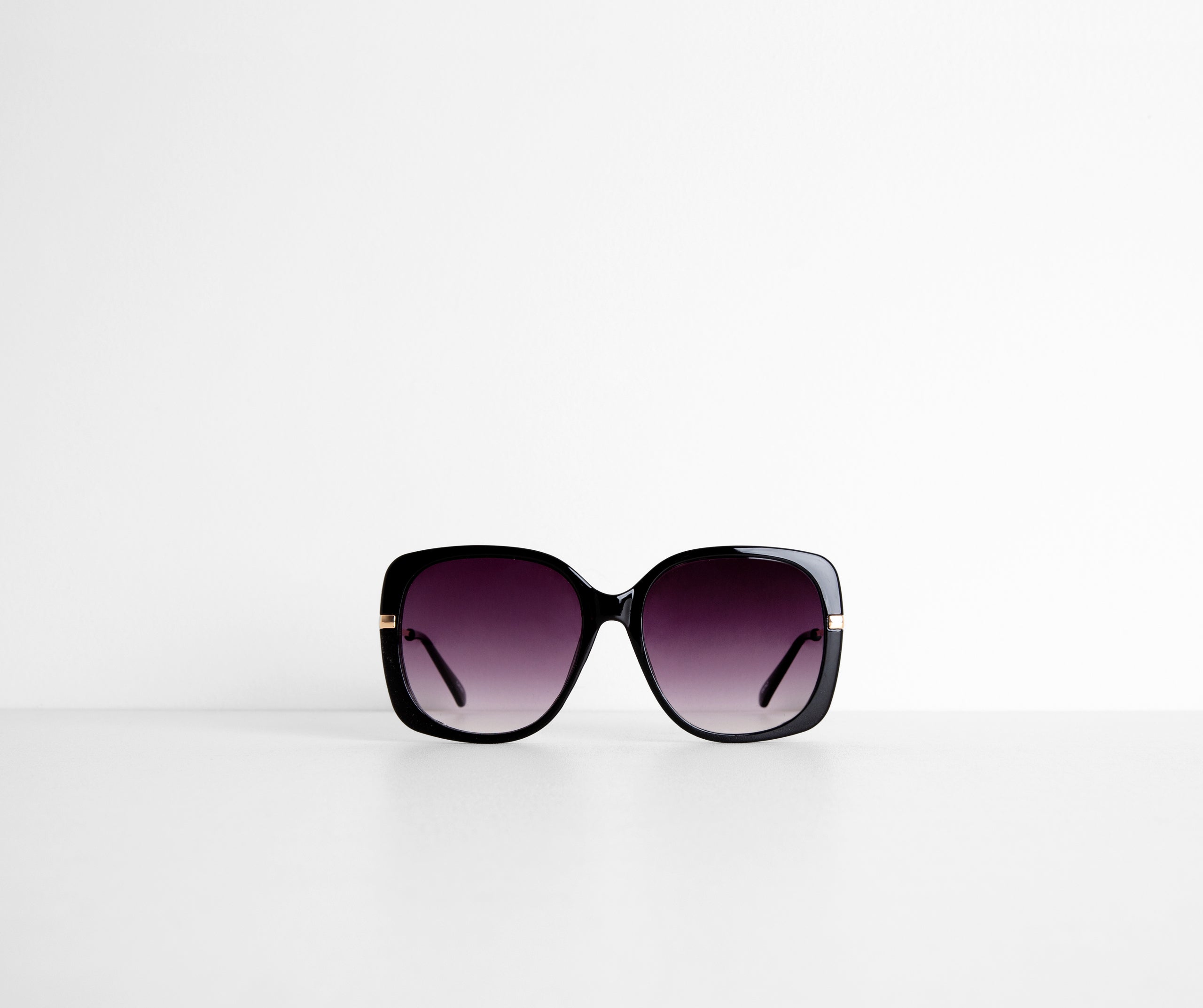 Diva Alert Sunglasses