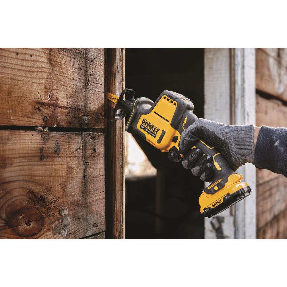 DEWALT XTREME 12V MAX One Handed Reciprocating Saw with 12V MAX 3Ah Li-Ion Battery Kit