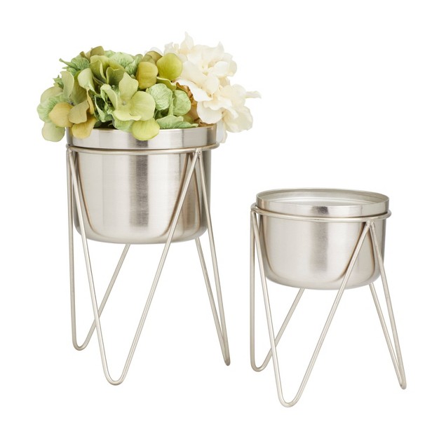 Cosmoliving By Cosmopolitan 2pc Modern Iron Planter Pots