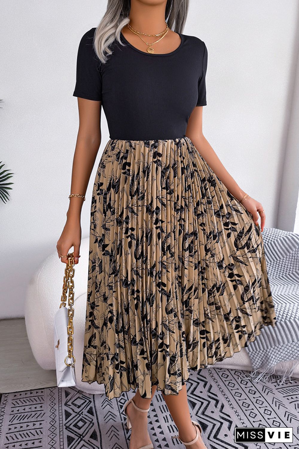 Floral Printed Pleated Midi Dress