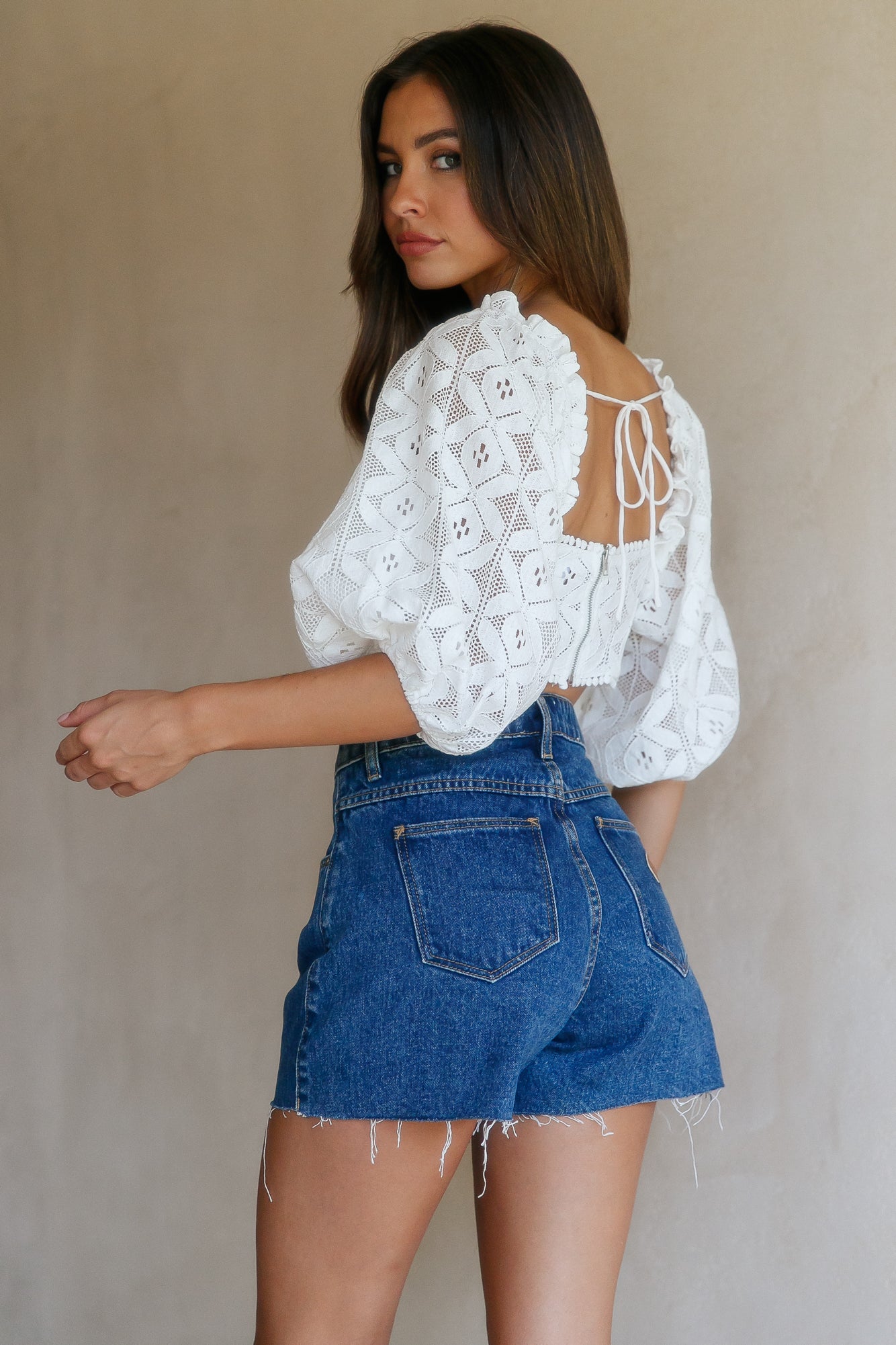 Lost In The Maze Crop White