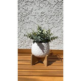 Flora Bunda 3.5 in. Matte White Indian Ceramic on Stand Mid-Century Planter CT947E-MTWH