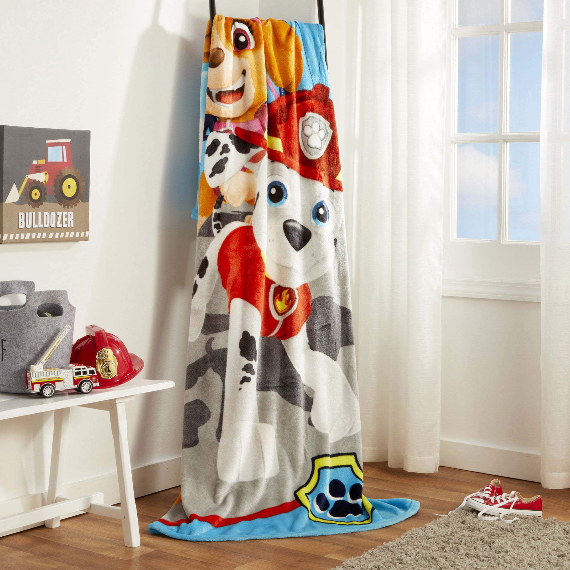 PAW Patrol Kids Plush Twin/Full Blanket， 62 x 90， Blue and Grey， Nickelodeon