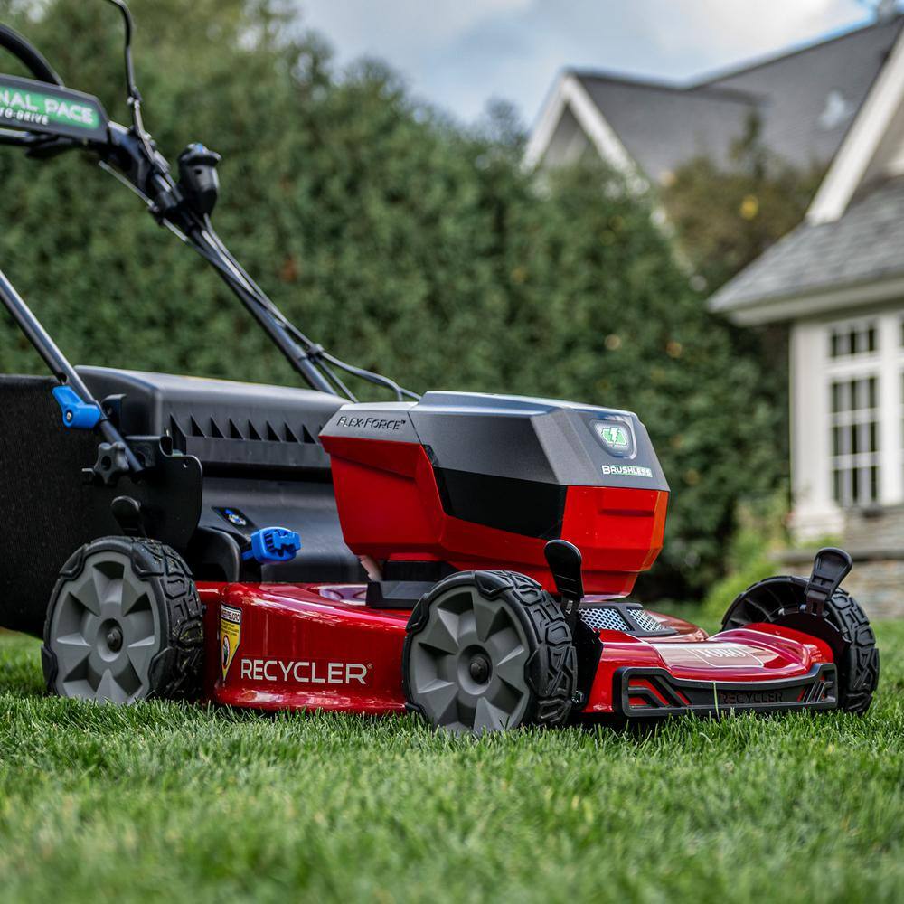 Toro Recycler 22 in. SmartStow 60-Volt Max Lithium-Ion Cordless Battery Walk Behind Mower 6.0 Ah BatteryCharger Included 21466